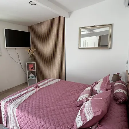 Petit Apartment